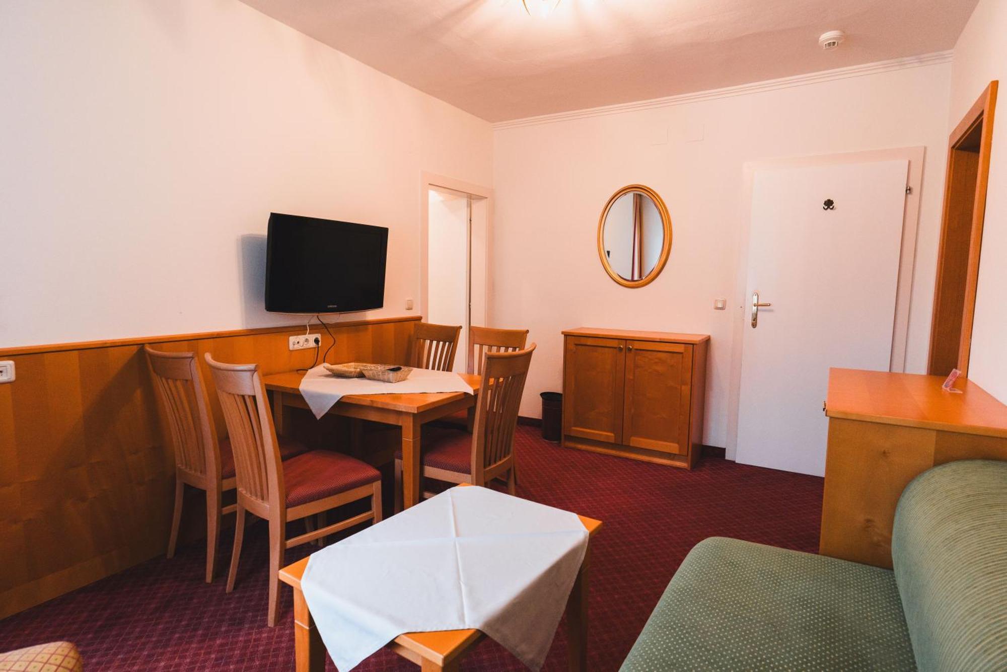 Hotel Rauscher - Das Naturteichparadies บาดฮอฟกัสไตน์ ภายนอก รูปภาพ
