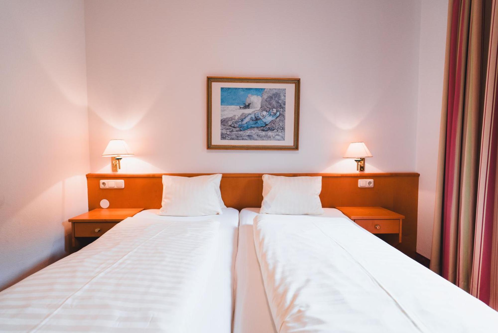 Hotel Rauscher - Das Naturteichparadies บาดฮอฟกัสไตน์ ภายนอก รูปภาพ