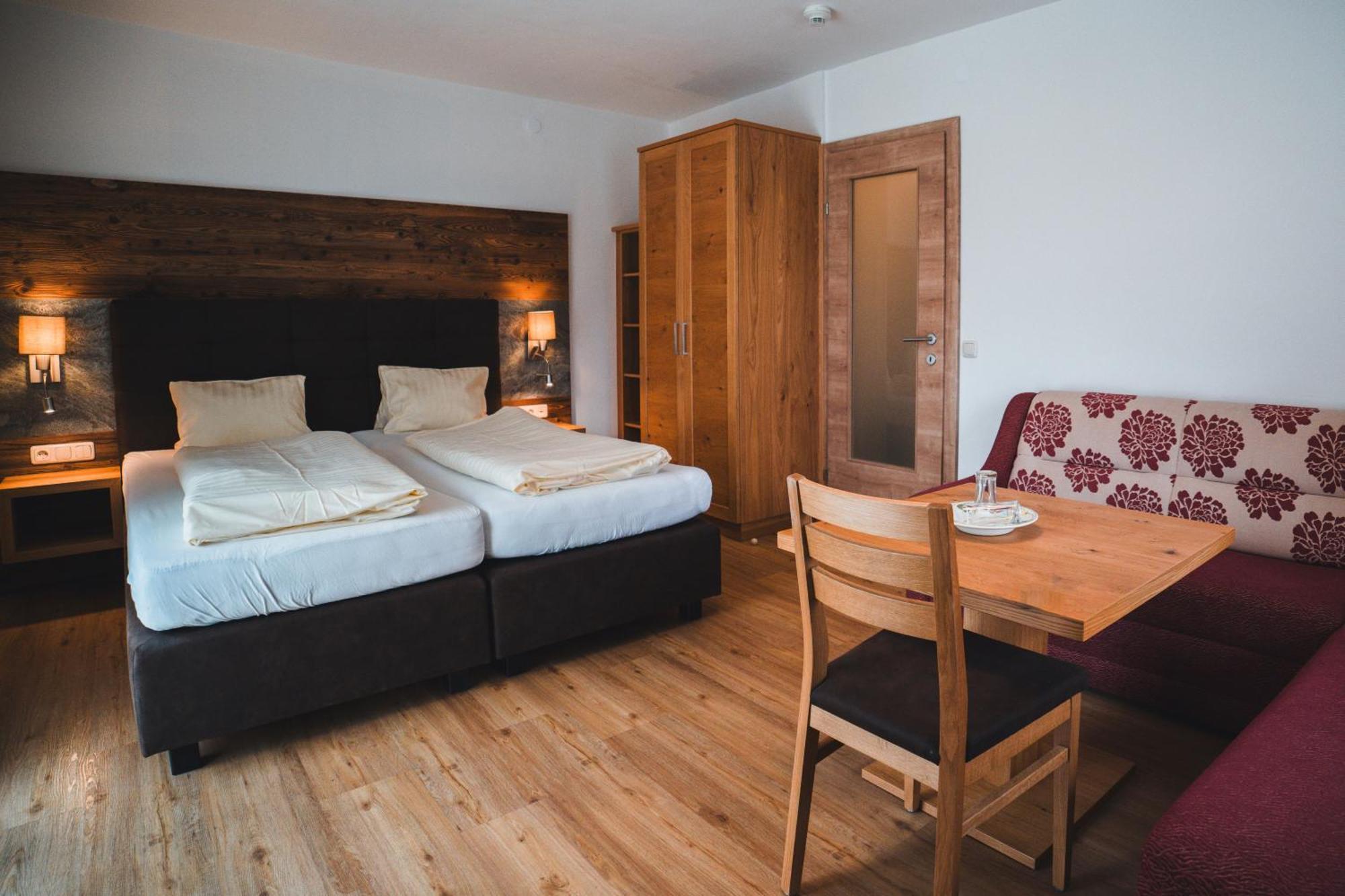 Hotel Rauscher - Das Naturteichparadies บาดฮอฟกัสไตน์ ภายนอก รูปภาพ